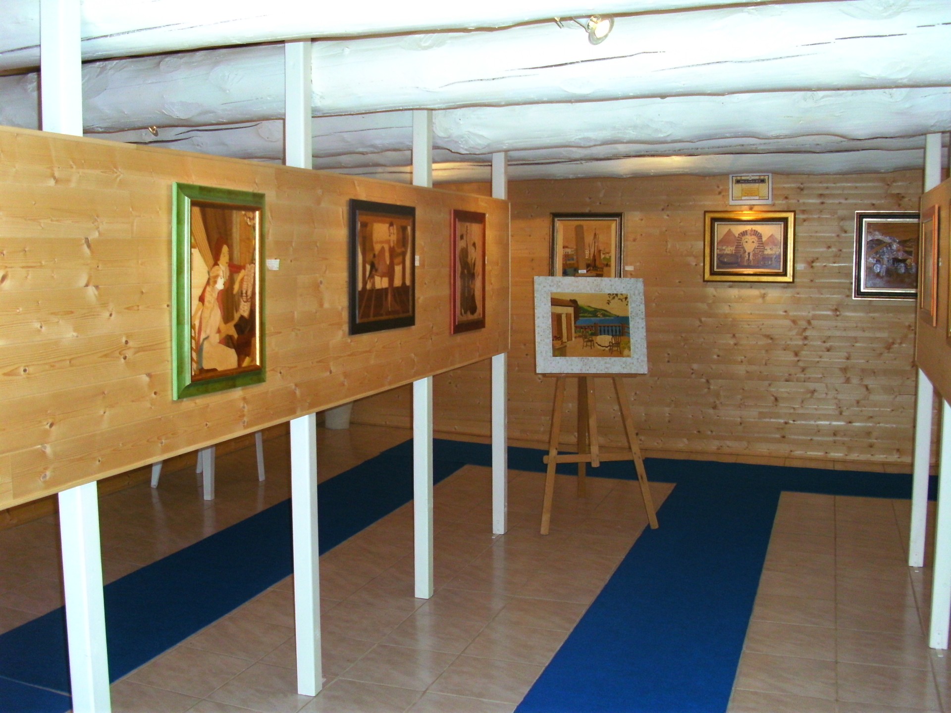 Artisanat local : l'étable aux tableaux